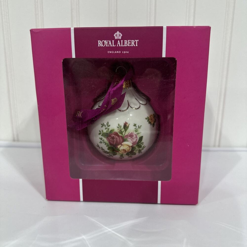 Royal Albert Old Country Roses Christmas Holiday Ornament England. New 2011